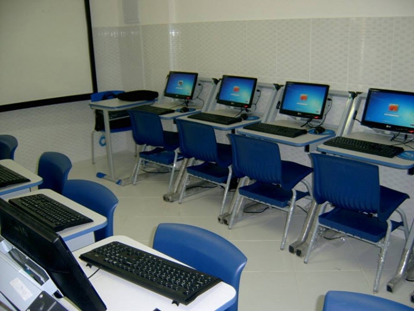 Col&eacute;gio Via S&oacute;lis, Objetivo , Aparecida, SP